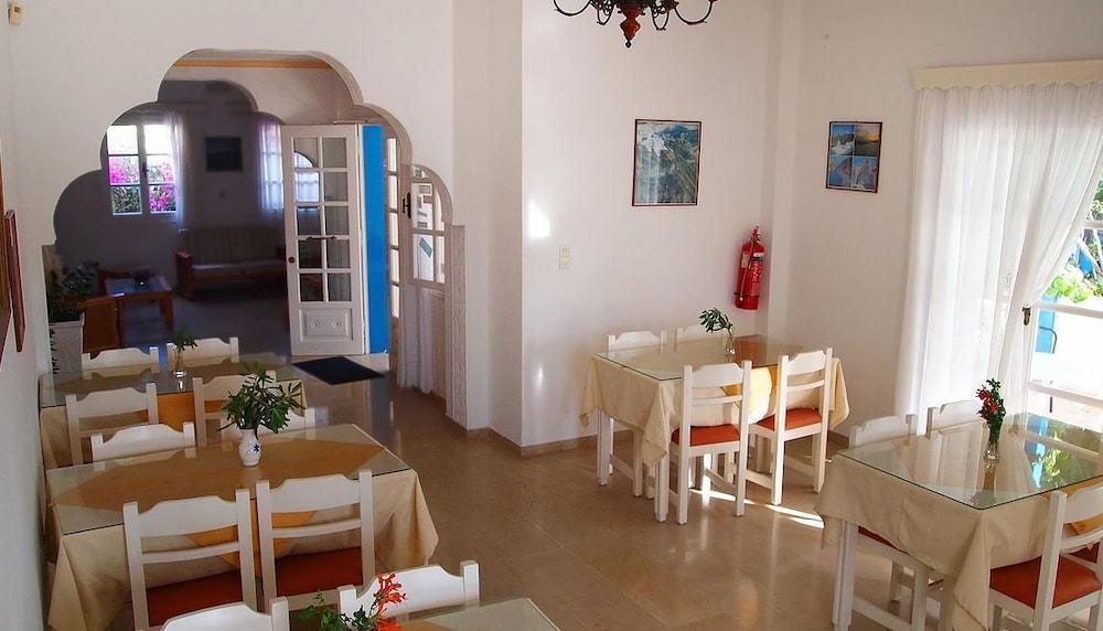 Hotel Avra Kamari  Exterior photo